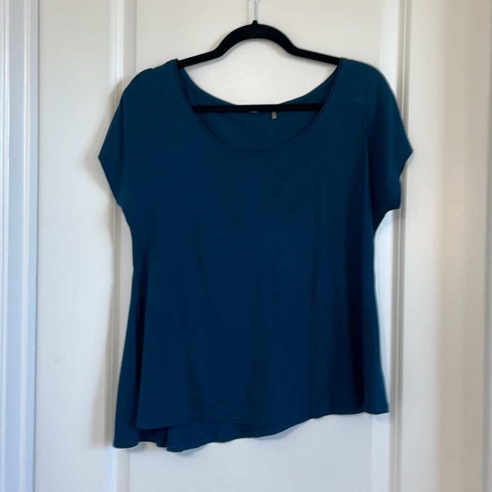 Elie Tahari Blue angled t shirt